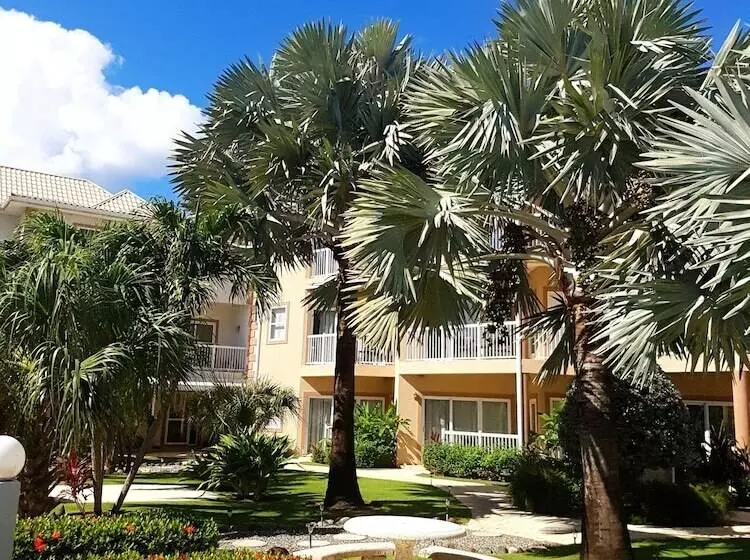 Holiday Inn Resort Grand Cayman, An Ihg