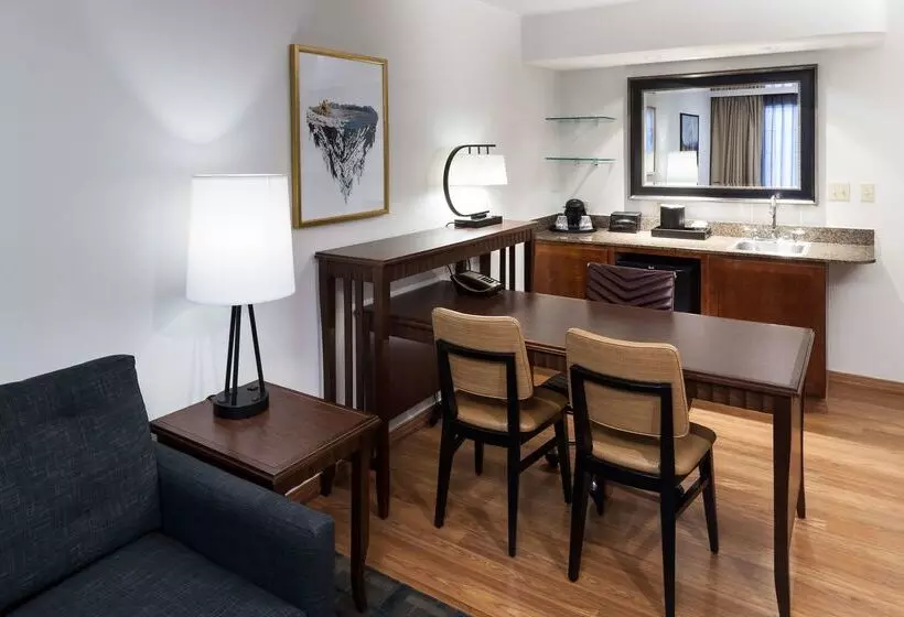 酒店 Embassy Suites Anchorage