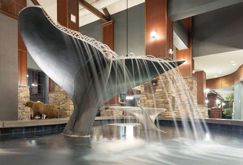 בית מלון כפרי Embassy Suites Anchorage