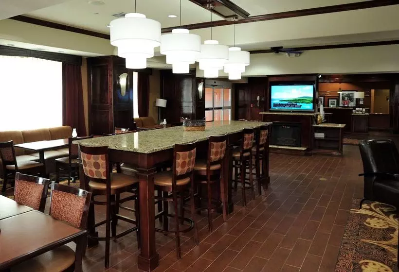 Отель Hampton Inn Seguin