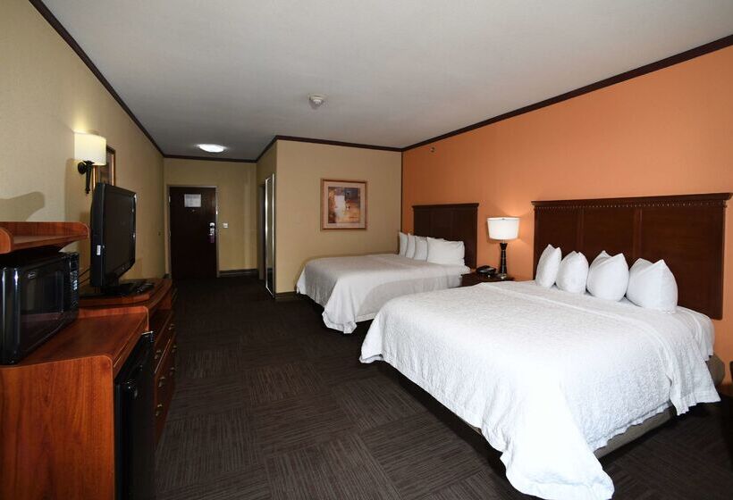 فندق Hampton Inn Seguin