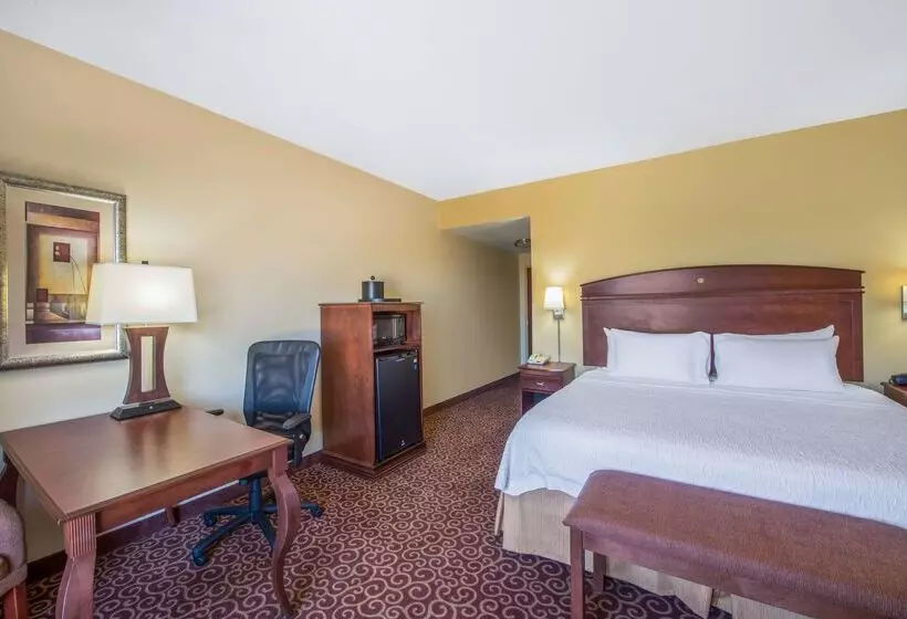 Отель Hampton Inn & Suites Oklahoma City South