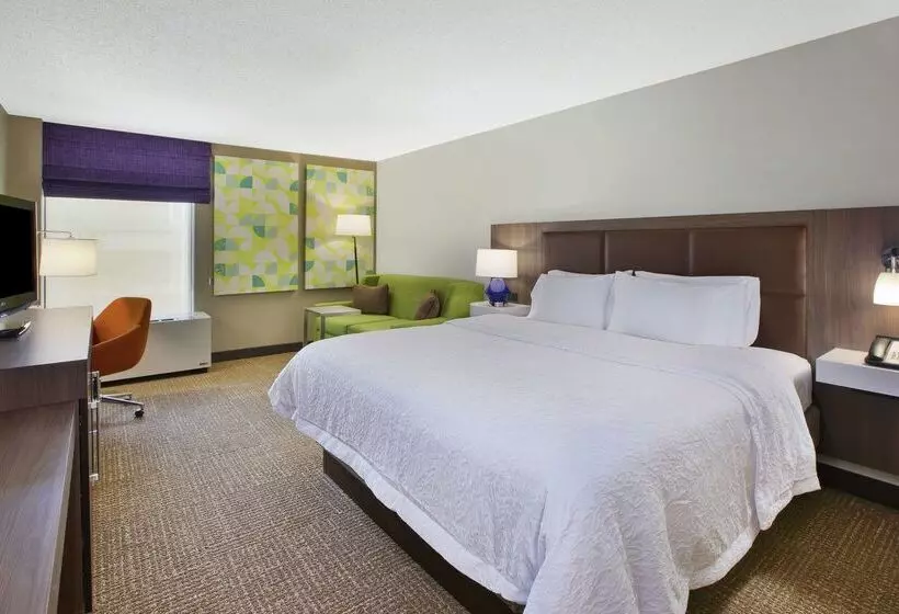 هتل Hampton Inn White River Junction