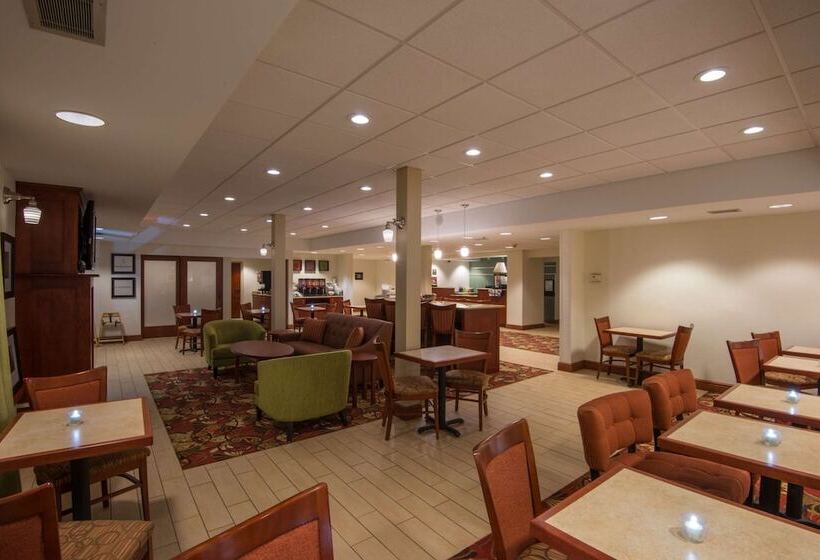 ホテル Hampton Inn White River Junction