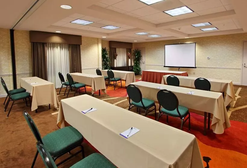 Otel Hilton Garden Inn Calabasas