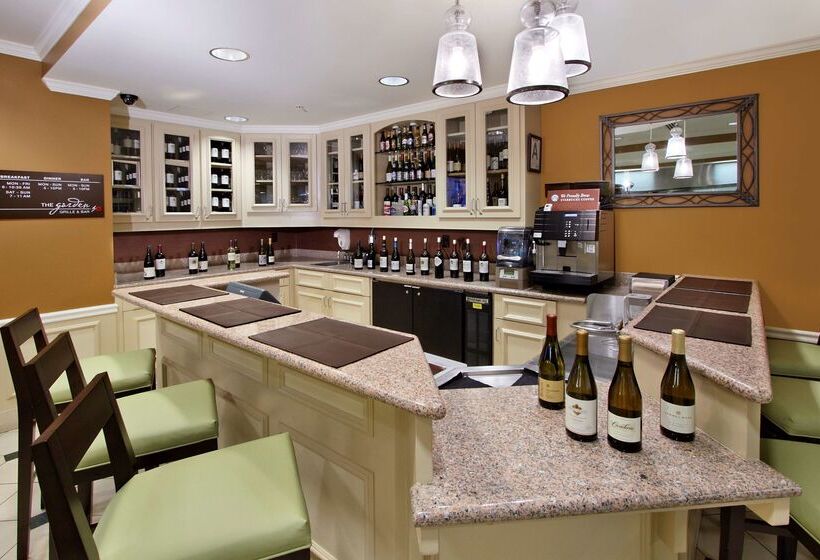 Отель Hilton Garden Inn Calabasas