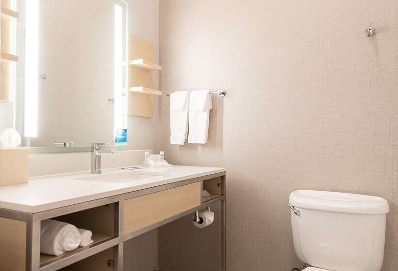 Отель Hilton Garden Inn Calabasas