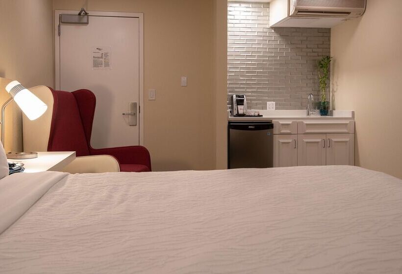 Отель Hilton Garden Inn Calabasas