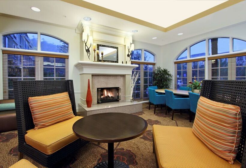 Отель Hilton Garden Inn Calabasas