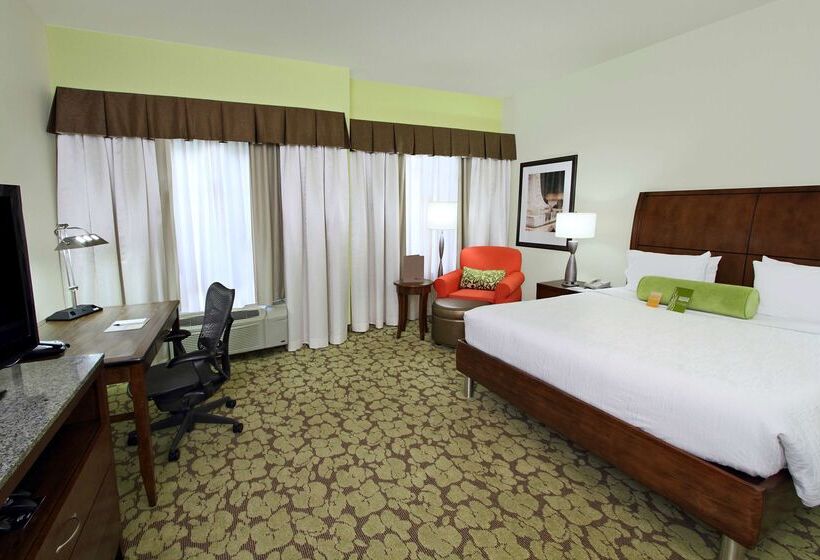 Отель Hilton Garden Inn Calabasas