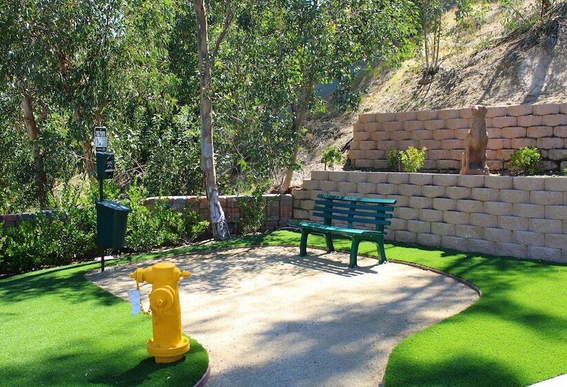 Отель Hilton Garden Inn Calabasas