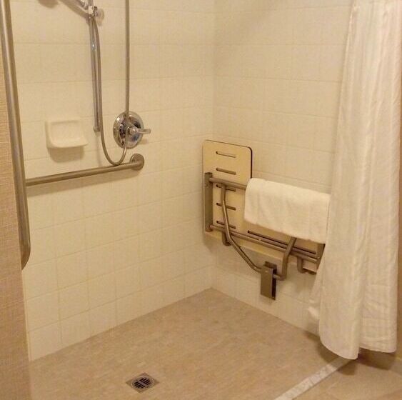 Отель Hilton Garden Inn Calabasas