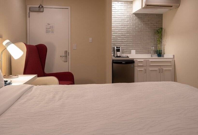 Отель Hilton Garden Inn Calabasas