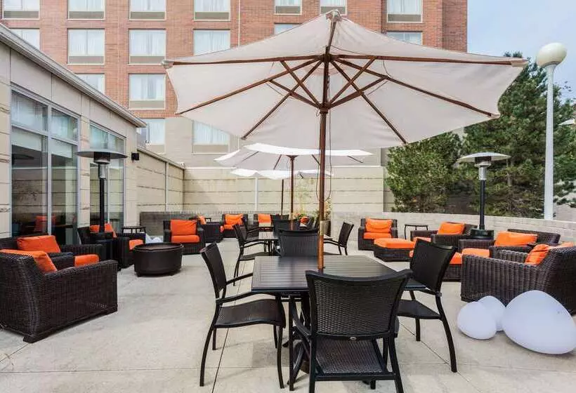 בית מלון כפרי Hilton Garden Inn Cleveland Airport