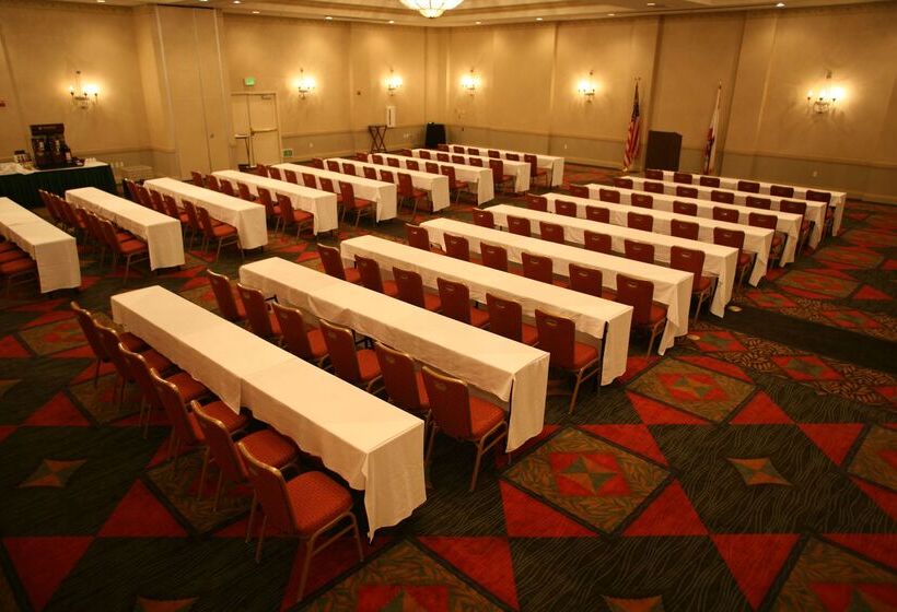 فندق Hilton Garden Inn Fairfield