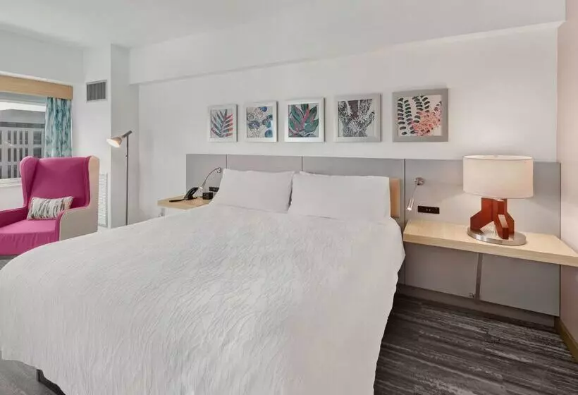 هتل Hilton Garden Inn Ithaca