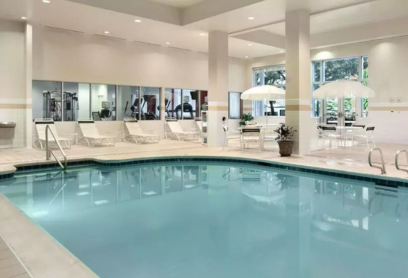 هتل Hilton Garden Inn Ithaca