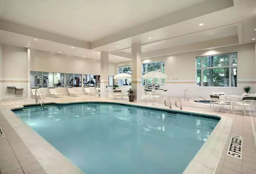 هتل Hilton Garden Inn Ithaca