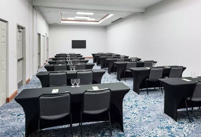 ホテル Hilton Garden Inn Lake Forest Mettawa