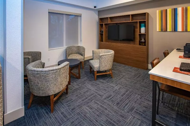 Holiday Inn Express Hotel & Suites Roseville   Galleria Area, An Ihg