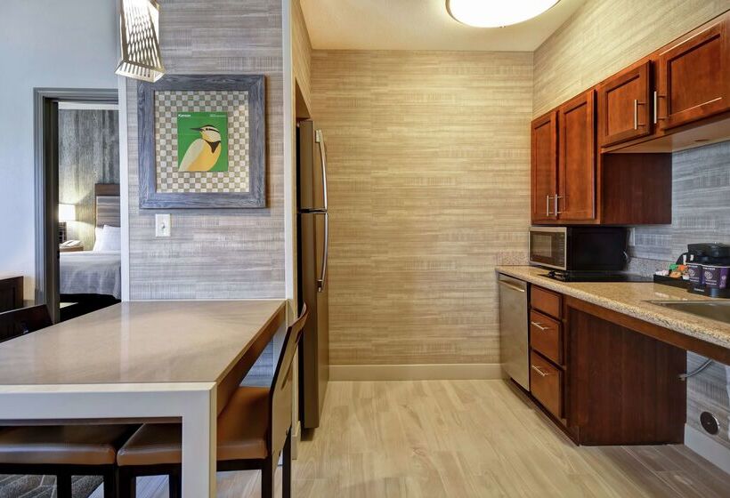 فندق Homewood Suites By Hilton At The Waterfront