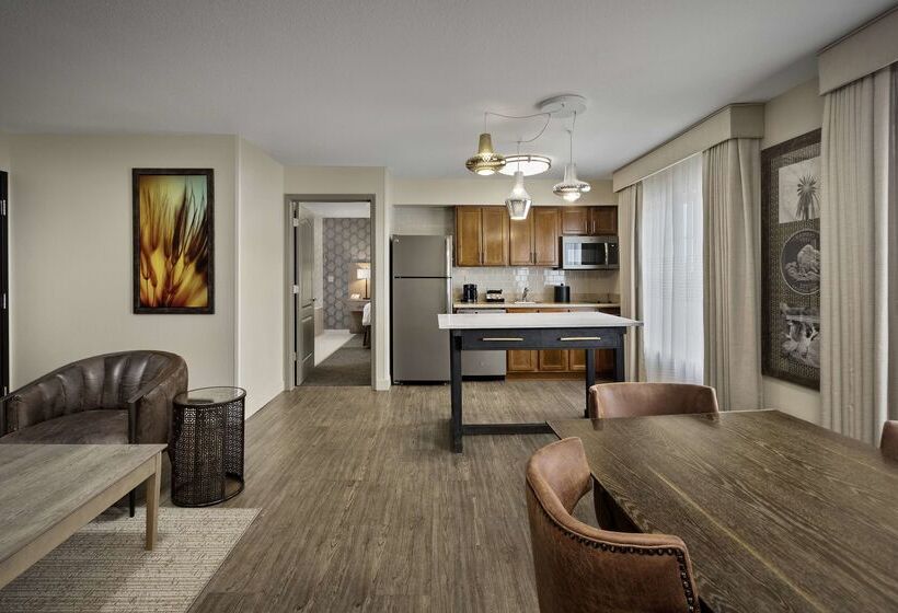 فندق Homewood Suites By Hilton At The Waterfront