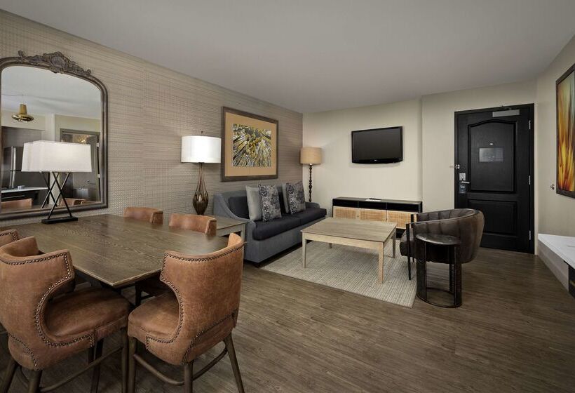 فندق Homewood Suites By Hilton At The Waterfront