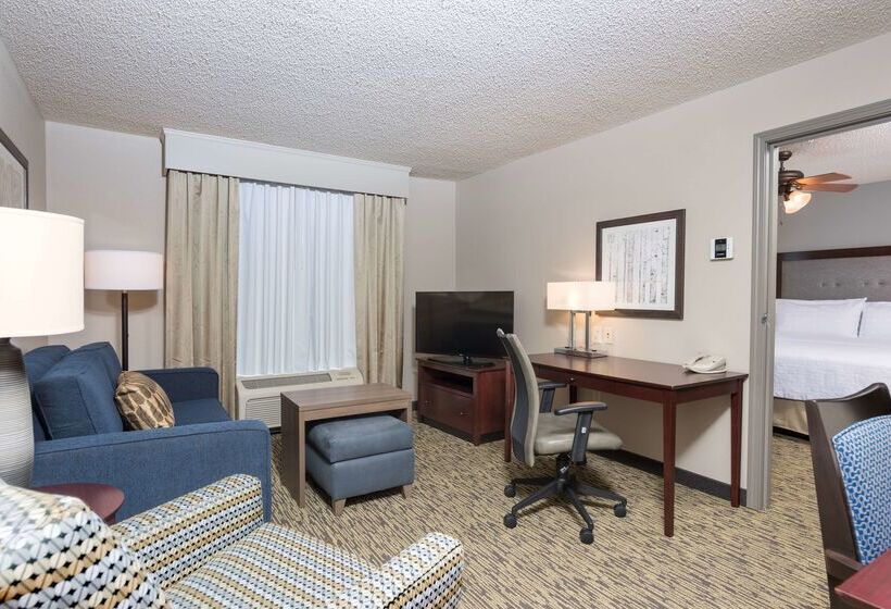 هتل Homewood Suites By Hilton Indianapolis Northwest
