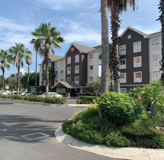 Отель Intercity Zapopan