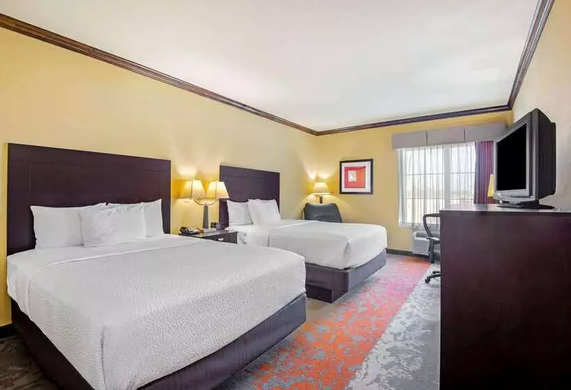 Hotelli La Quinta By Wyndham Eastland