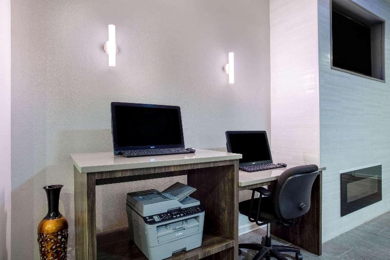 בית מלון כפרי La Quinta By Wyndham Huntsville Airport Madison