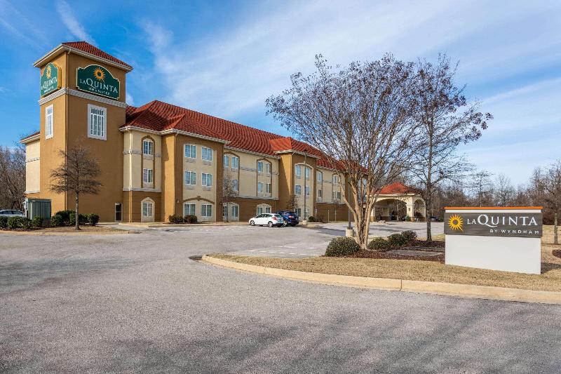 בית מלון כפרי La Quinta By Wyndham Huntsville Airport Madison
