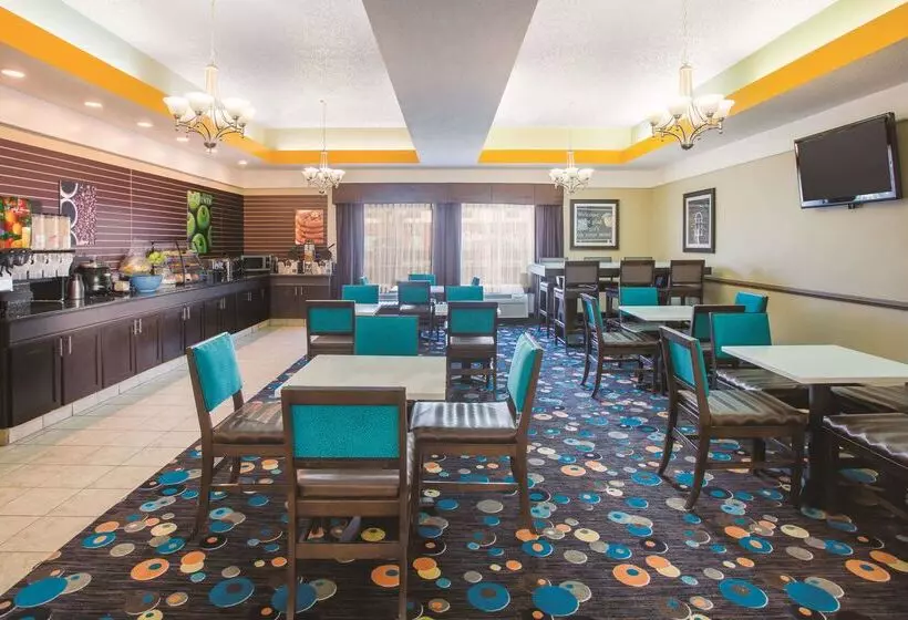 Hotel La Quinta By Wyndham Kingsland/kings Bay Naval B