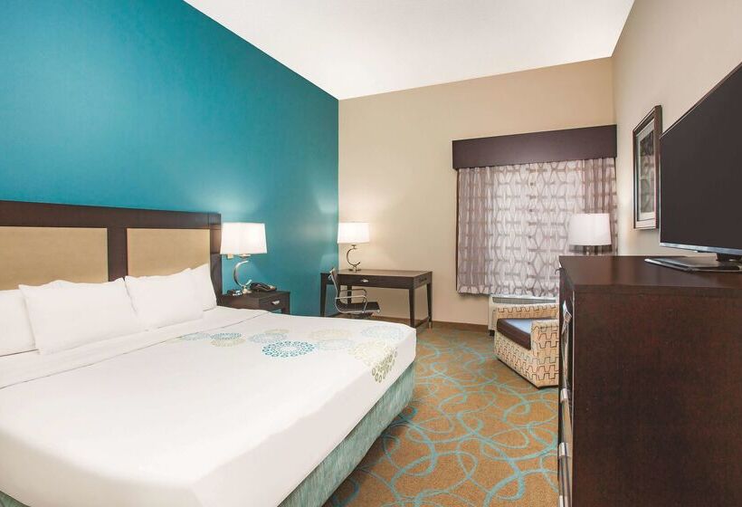 Отель La Quinta By Wyndham Kingsland/kings Bay Naval B