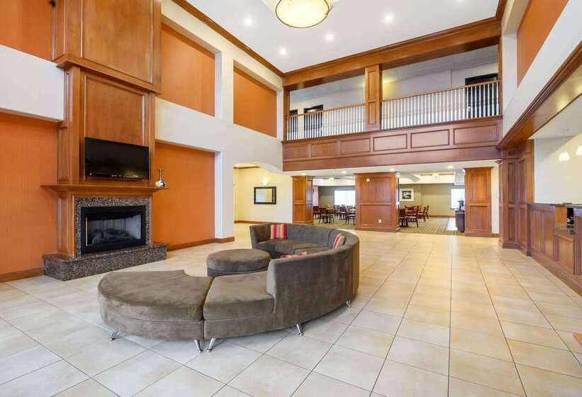 هتل La Quinta Inn & Suites By Wyndham Longview North