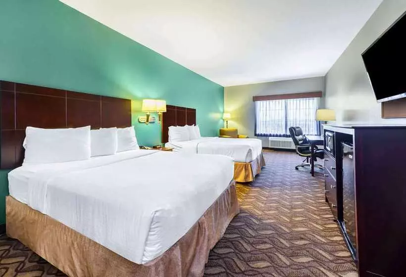 Отель La Quinta Inn & Suites By Wyndham Longview North