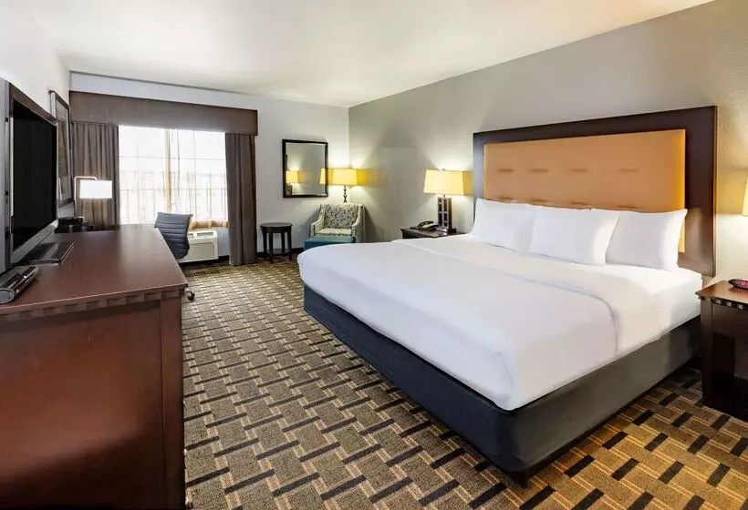 Hotelli La Quinta By Wyndham Mt. Pleasant