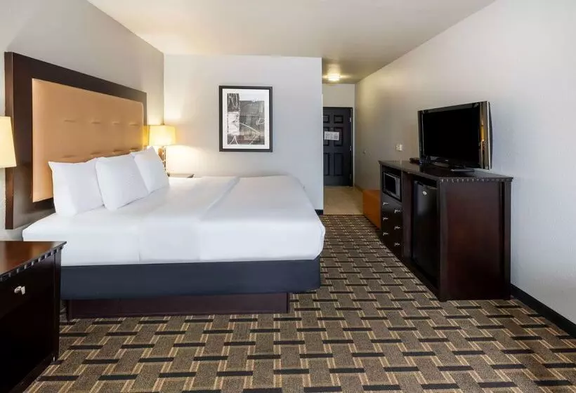 Hotelli La Quinta By Wyndham Mt. Pleasant