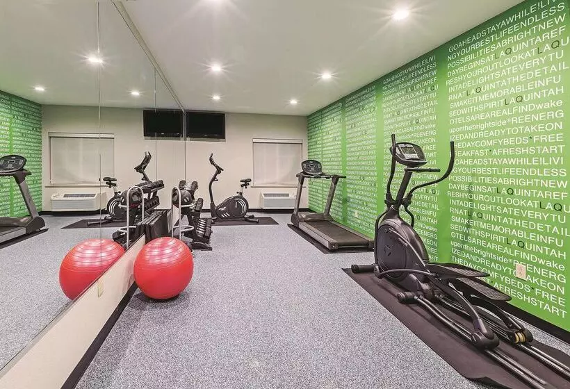 בית מלון כפרי La Quinta By Wyndham Palestine