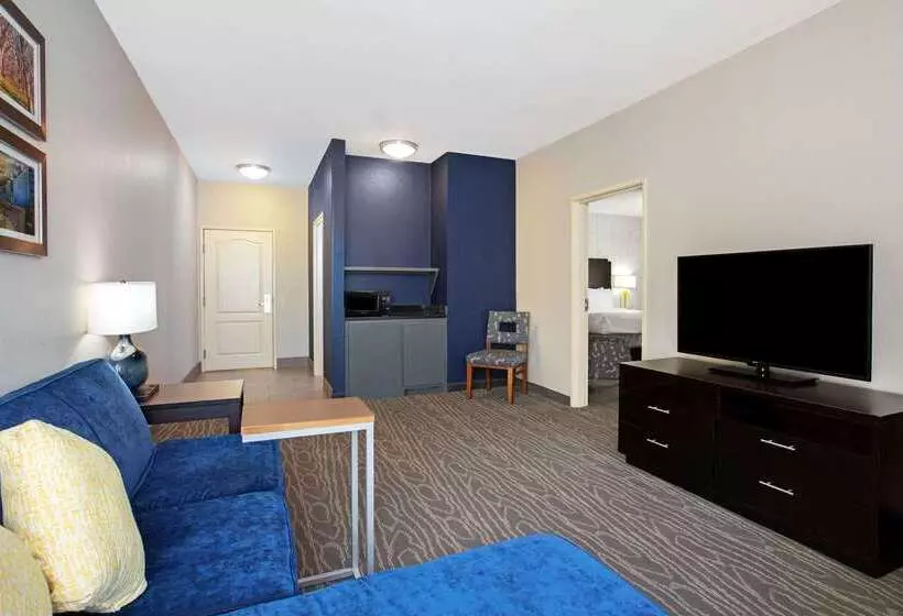 בית מלון כפרי La Quinta By Wyndham Palestine