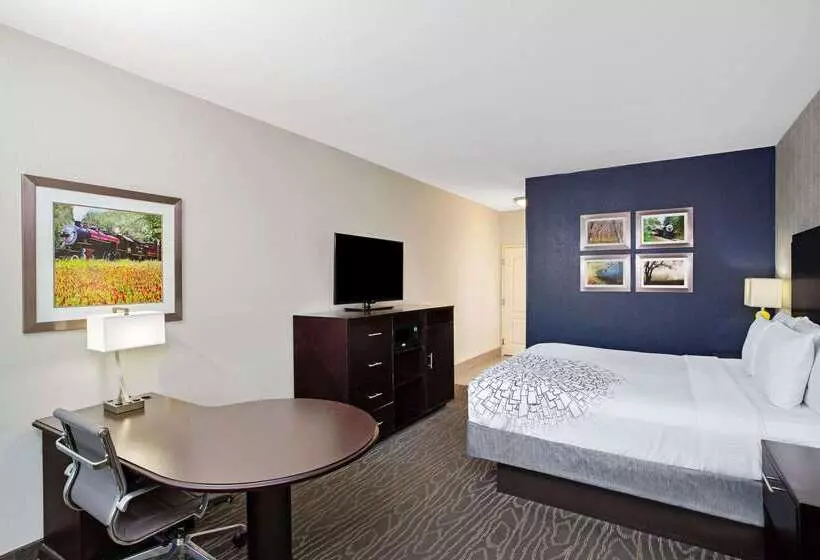 בית מלון כפרי La Quinta By Wyndham Palestine