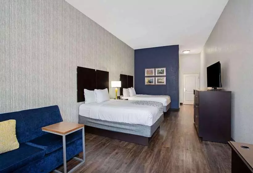 בית מלון כפרי La Quinta By Wyndham Palestine