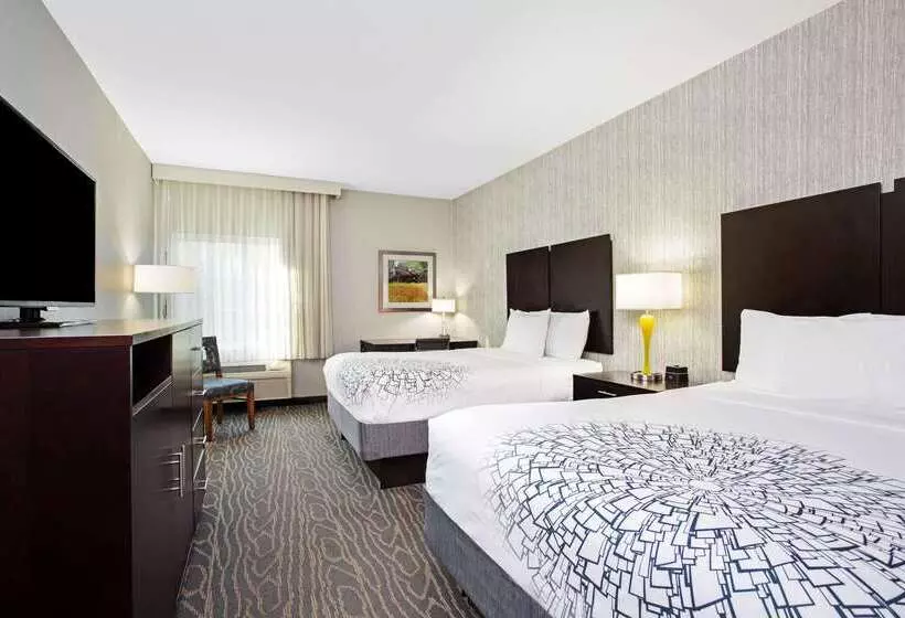 בית מלון כפרי La Quinta By Wyndham Palestine