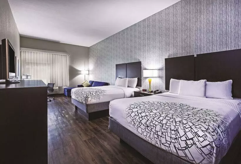 בית מלון כפרי La Quinta By Wyndham Palestine