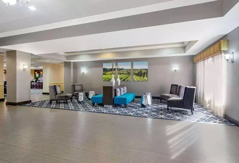 Отель La Quinta By Wyndham Temecula