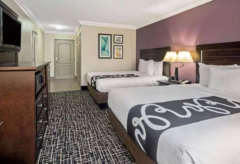 Отель La Quinta By Wyndham Temecula