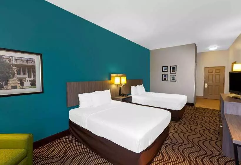 Hotelli La Quinta By Wyndham Midland North