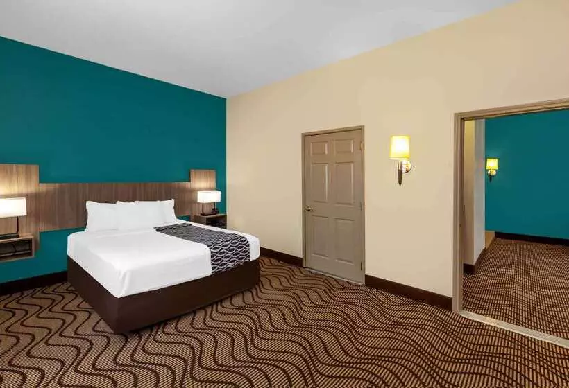 Hotelli La Quinta By Wyndham Midland North