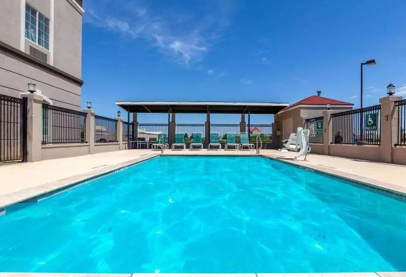 Hotelli La Quinta By Wyndham Midland North