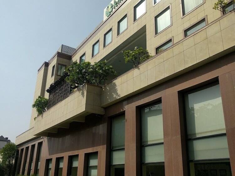 בית מלון כפרי Lemon Tree Premier 1, Gurugram